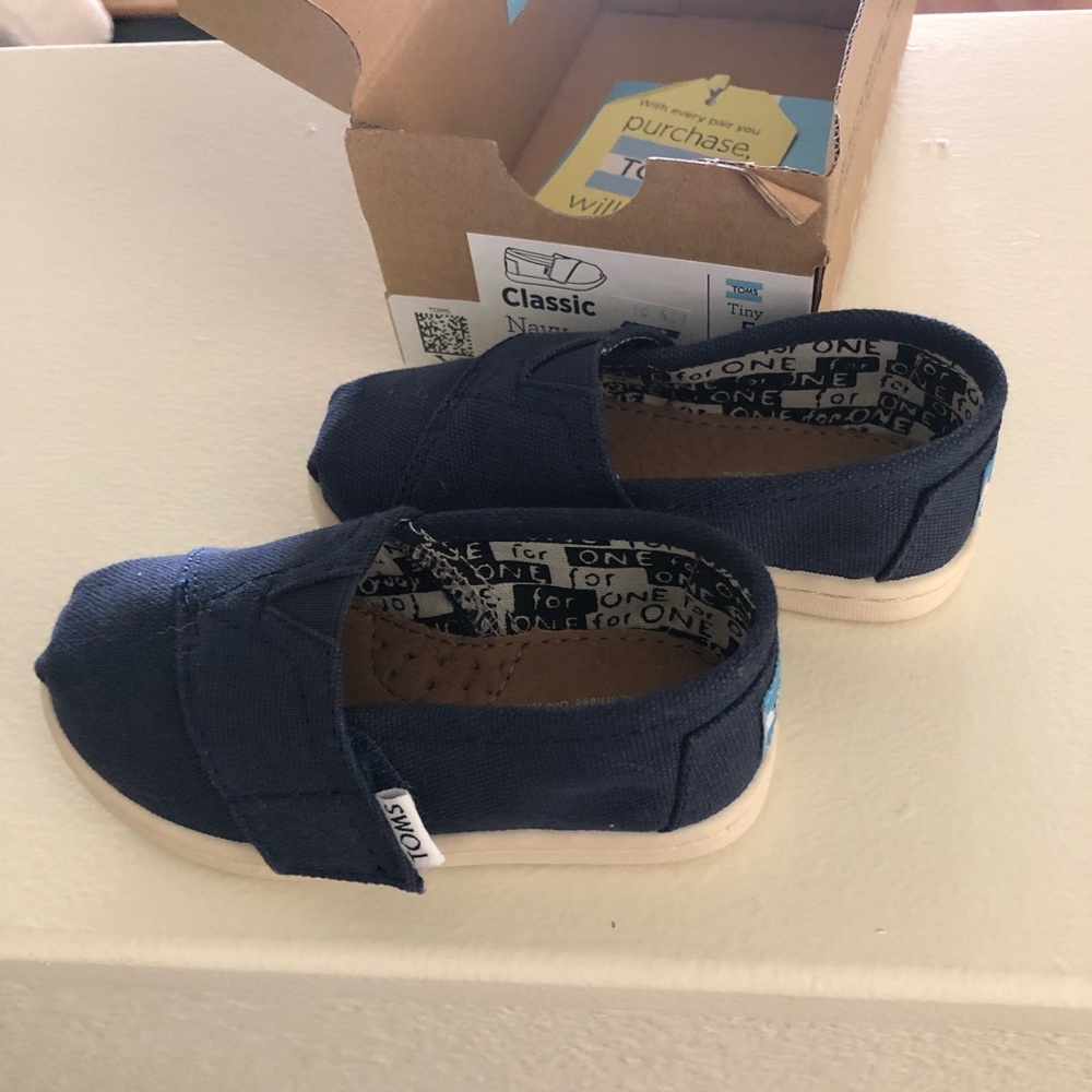 Tom’s tiny size 5